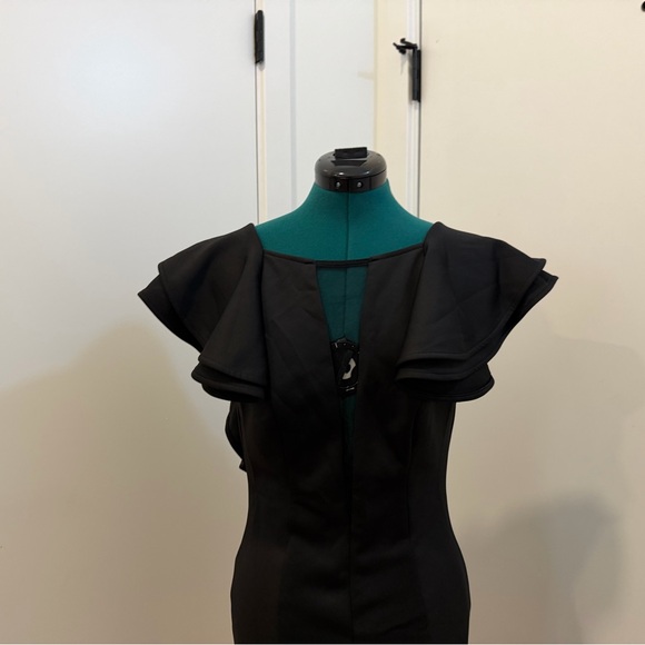 Bebe Ruffled Back V Dress / Ruffle on Ruffle Open Back - Picture 4 of 10